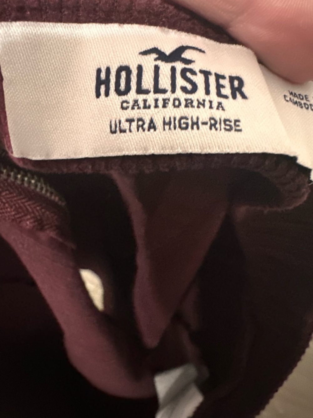Hollister Women's Corduroy Mini Skirt with small front slit - Burgundy size XL - Picture 4 of 5